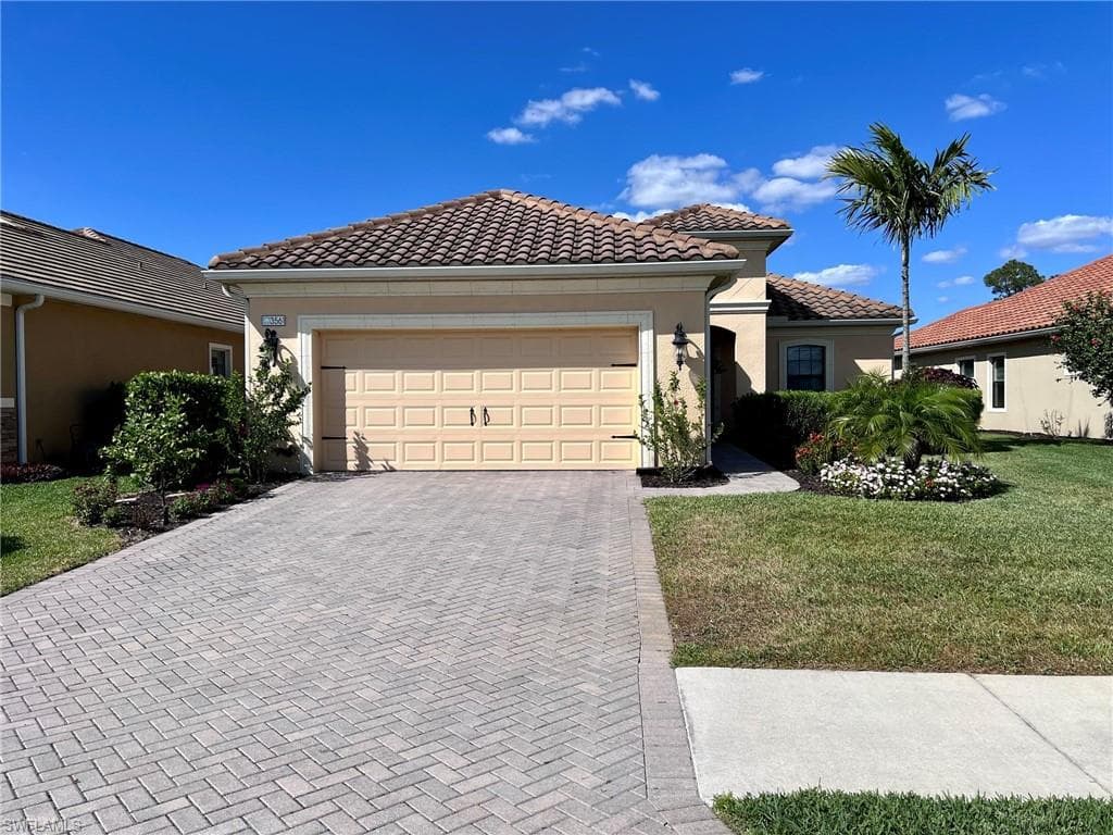 3561 Canopy CIR NAPLES, FL 34120