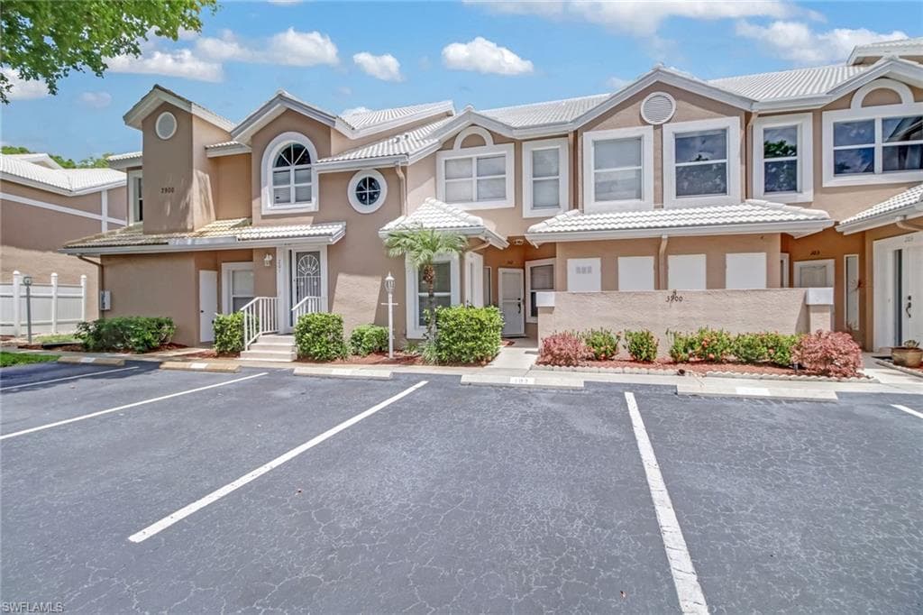 3900 Leeward Passage CT 102 BONITA SPRINGS, FL 34134