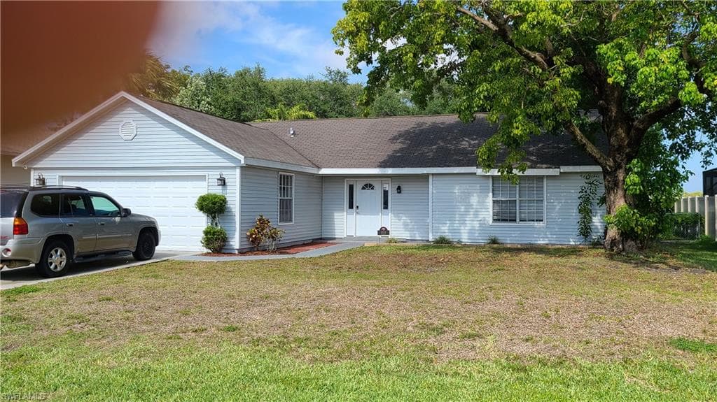 2112 SW 8th CT CAPE CORAL, FL 33991