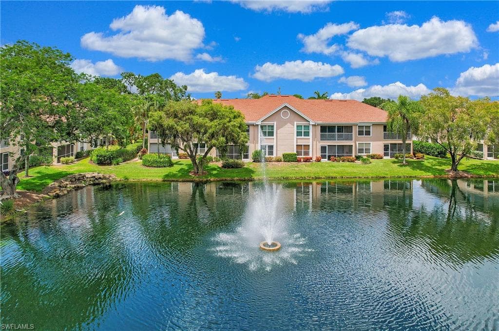 9844 Luna CIR D-103 NAPLES, FL 34109