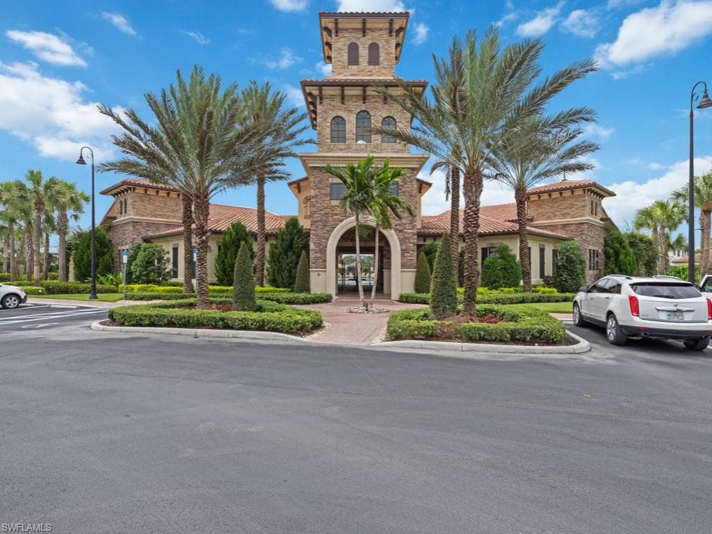9332 Woodhurst DR NAPLES, FL 34120