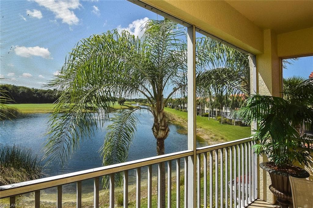 4620 Winged Foot CT 9-202 NAPLES, FL 34112