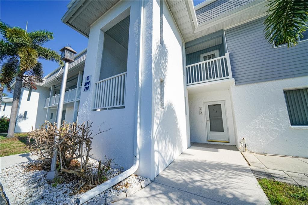 22375 Edgewater DR C-211 PORT CHARLOTTE, FL 33980