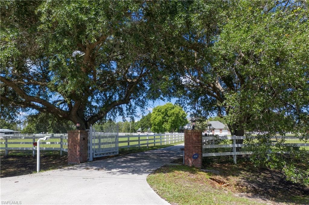 6080 Greenbriar Farms RD FORT MYERS, FL 33905