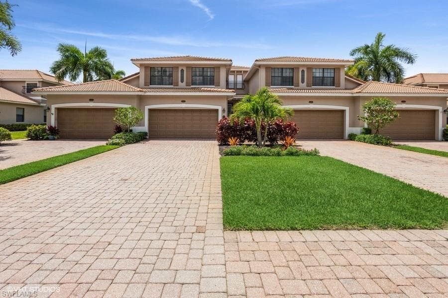 10450 Smokehouse Bay DR 201 NAPLES, FL 34120