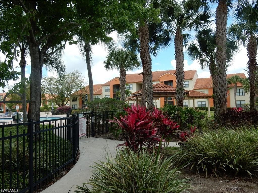13625 Eagle Ridge DR 323 FORT MYERS, FL 33912