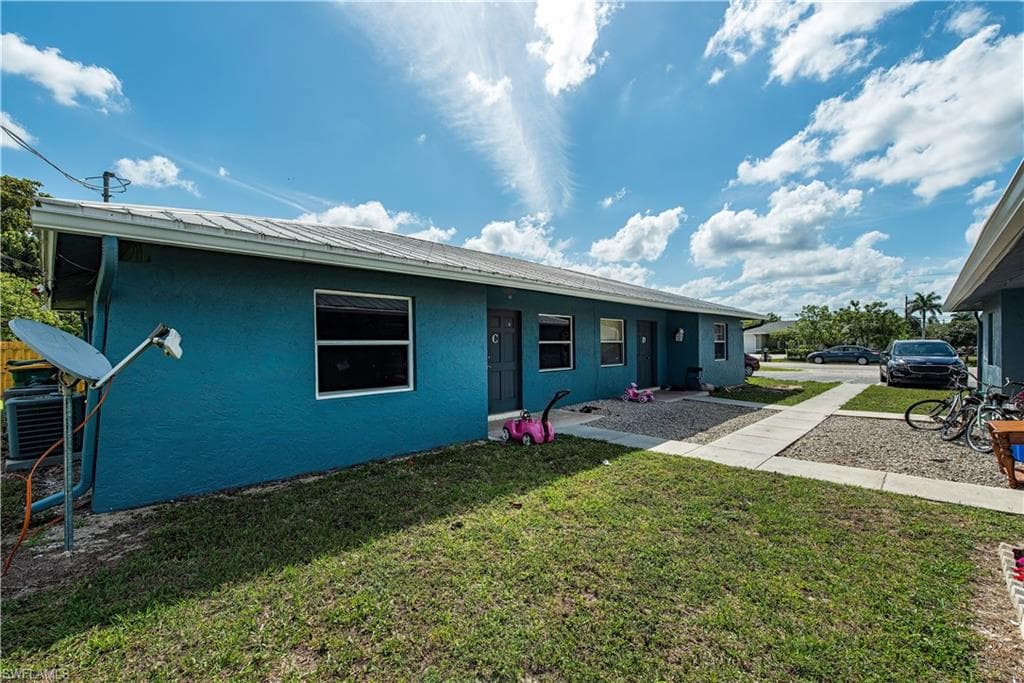5329 Carlton ST NAPLES, FL 34113