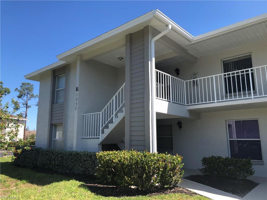 1330 Derbyshire CT E-101 NAPLES, FL 34116