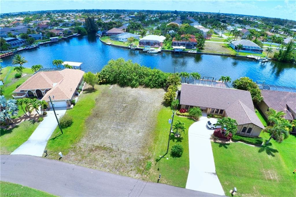 4335 SW 25th AVE CAPE CORAL, FL 33914