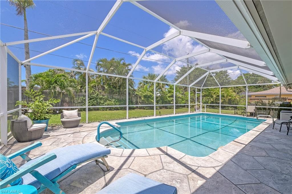 463 Golfview DR NAPLES, FL 34110
