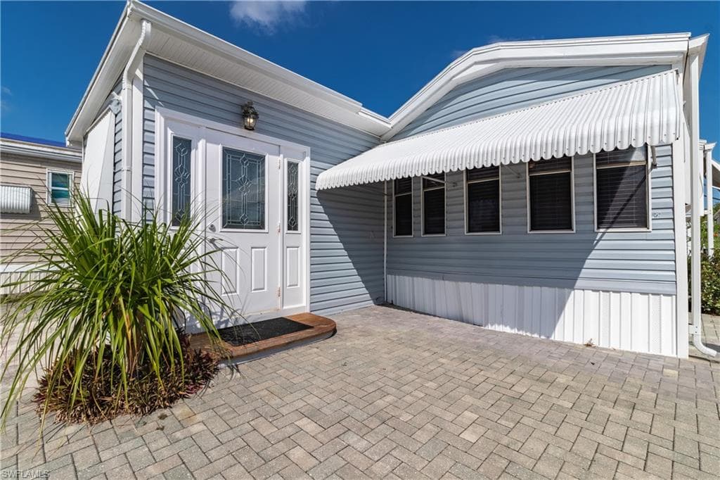 29 Shifting Sand AVE BONITA SPRINGS, FL 34135