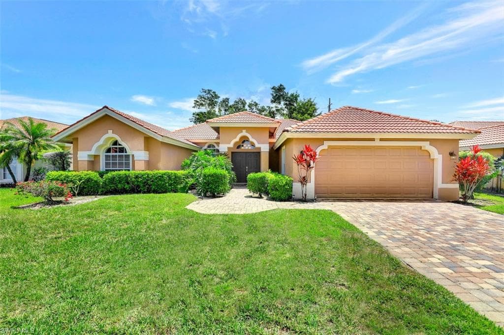 1439 Vintage LN NAPLES, FL 34104