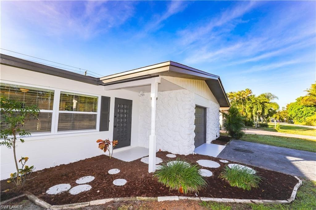 2254 Jasper AVE FORT MYERS, FL 33907