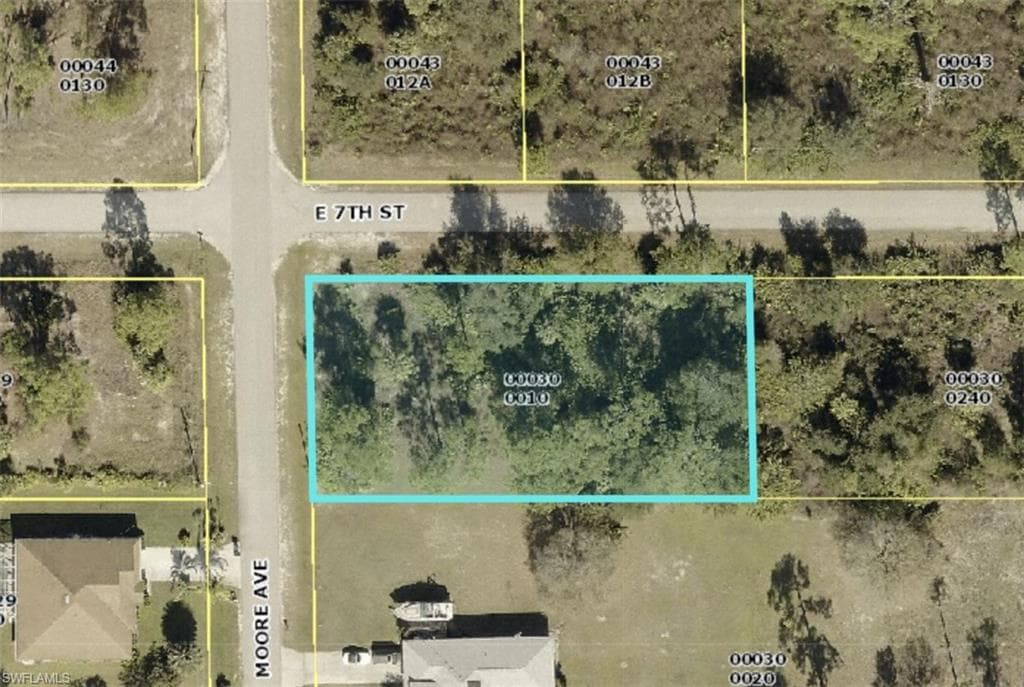 622 Moore AVE LEHIGH ACRES, FL 33972