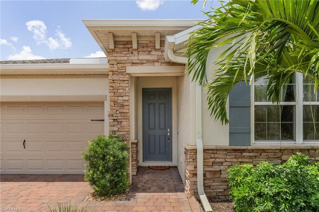 3161 Amadora CIR CAPE CORAL, FL 33909