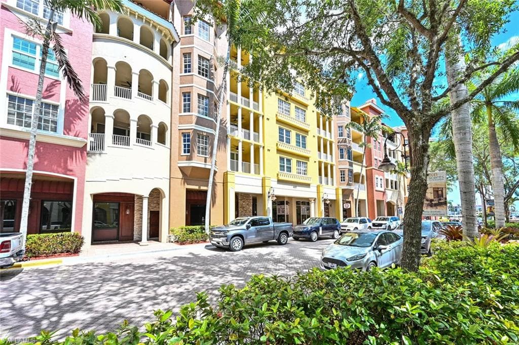 401 Bayfront PL 3301 NAPLES, FL 34102