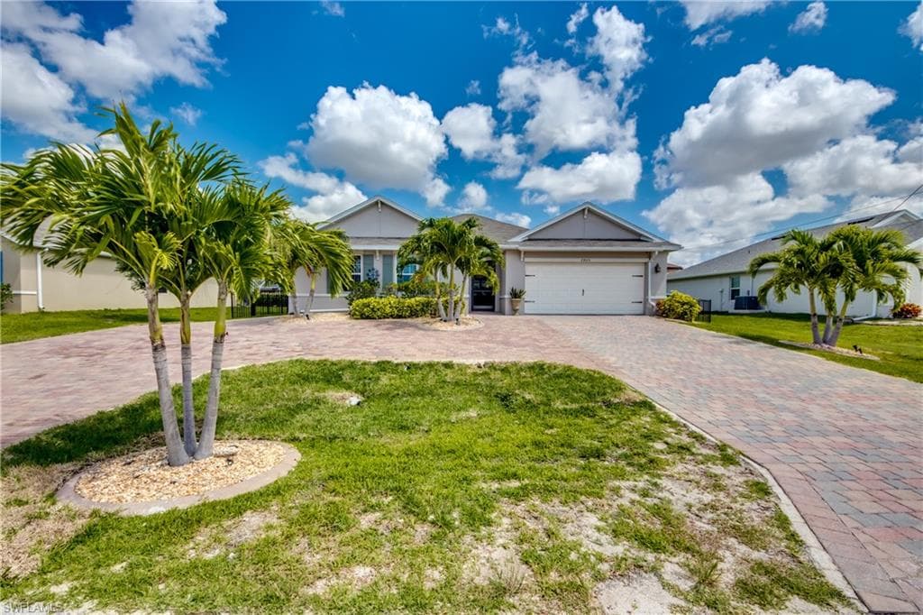 2805 SW 35th ST CAPE CORAL, FL 33914