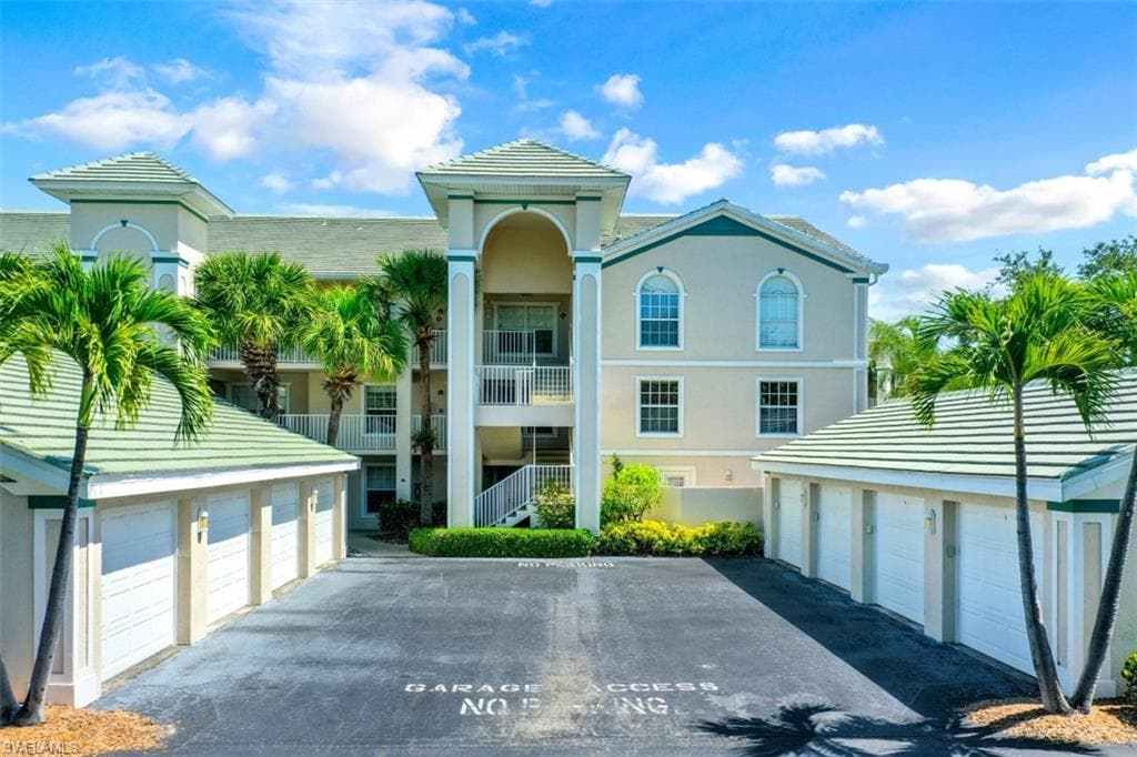 28871 Bermuda Lago CT 103 BONITA SPRINGS, FL 34134