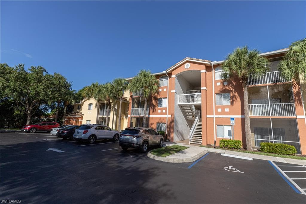 6490 Aragon WAY 104 FORT MYERS, FL 33966