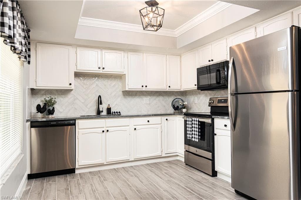 11194 La Coruna LN BONITA SPRINGS, FL 34135