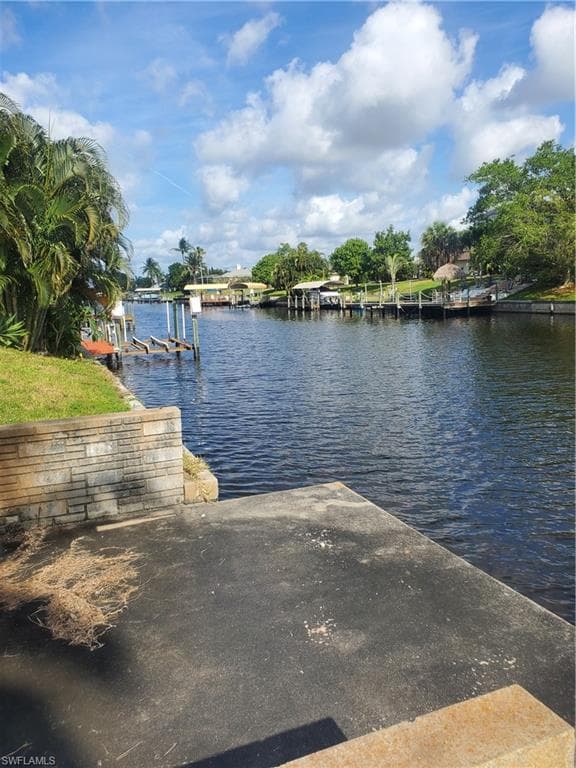 1431 SE 32nd TER CAPE CORAL, FL 33904