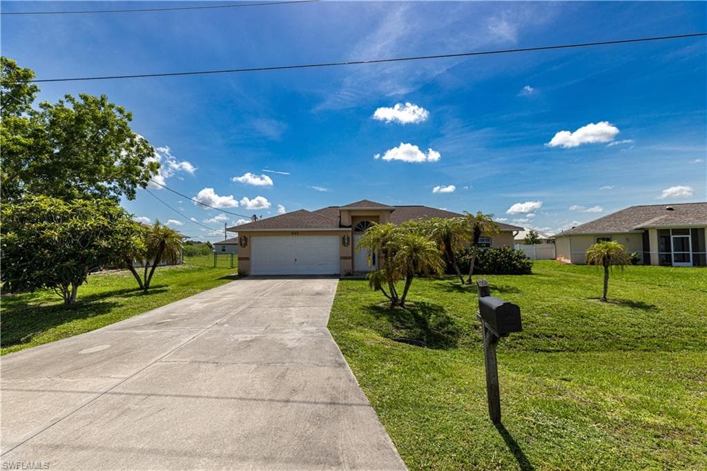 845 Nyasa AVE FORT MYERS, FL 33913