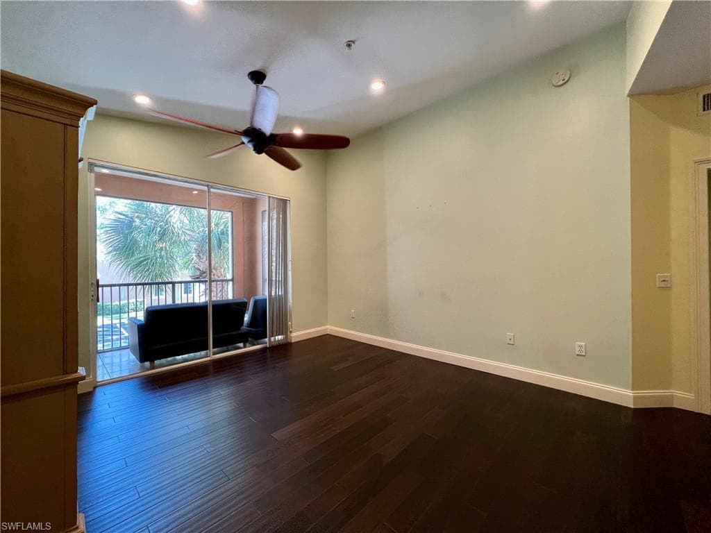 1160 Reserve WAY 207 NAPLES, FL 34105