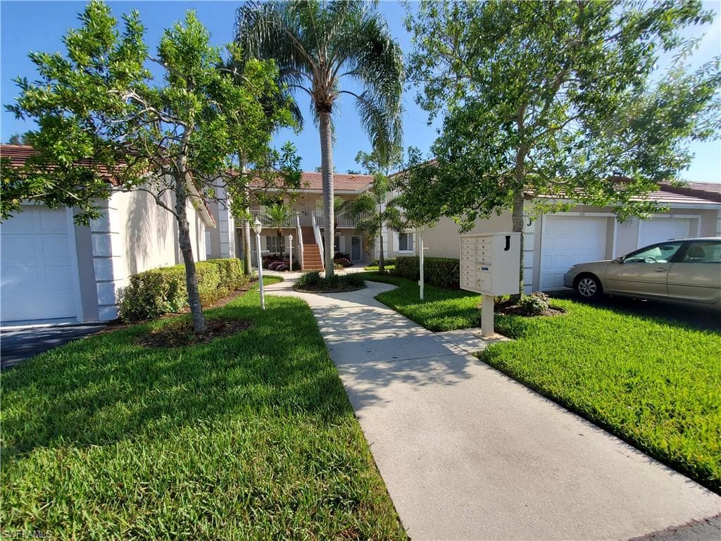 6900 Dennis CIR J-205 NAPLES, FL 34104