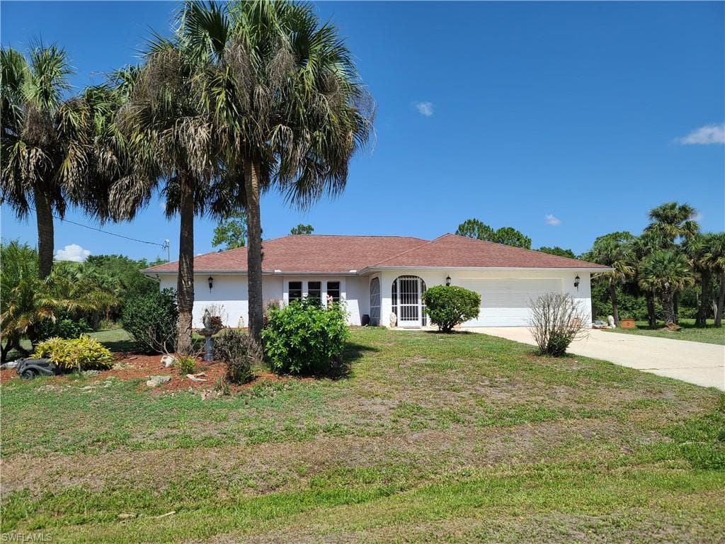 719 Lake AVE LEHIGH ACRES, FL 33972