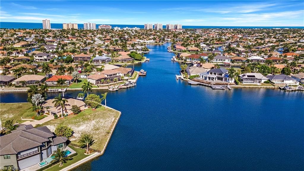 170 Seas CT MARCO ISLAND, FL 34145