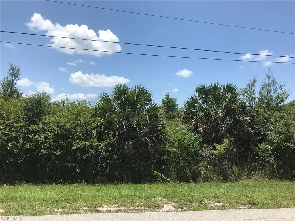 2832 6th AVE NE NAPLES, FL 34120