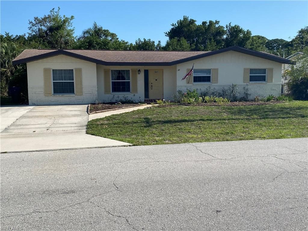 1849 Inlet DR NORTH FORT MYERS, FL 33903