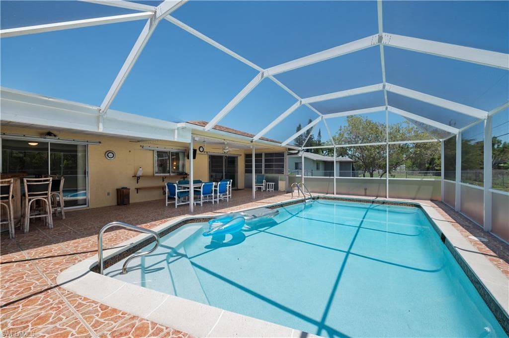 1724 7th ST CAPE CORAL, FL 33990