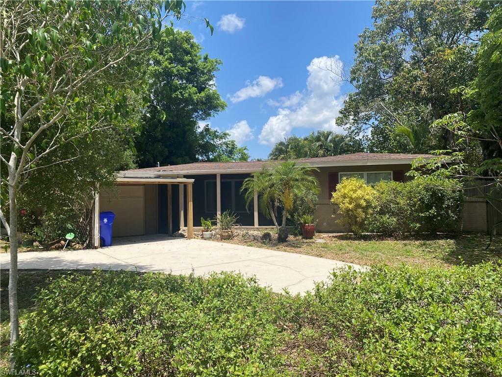 1259 Stadler DR FORT MYERS, FL 33901