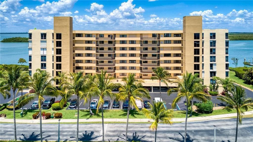4203 Bay Beach LN 4E FORT MYERS BEACH, FL 33931