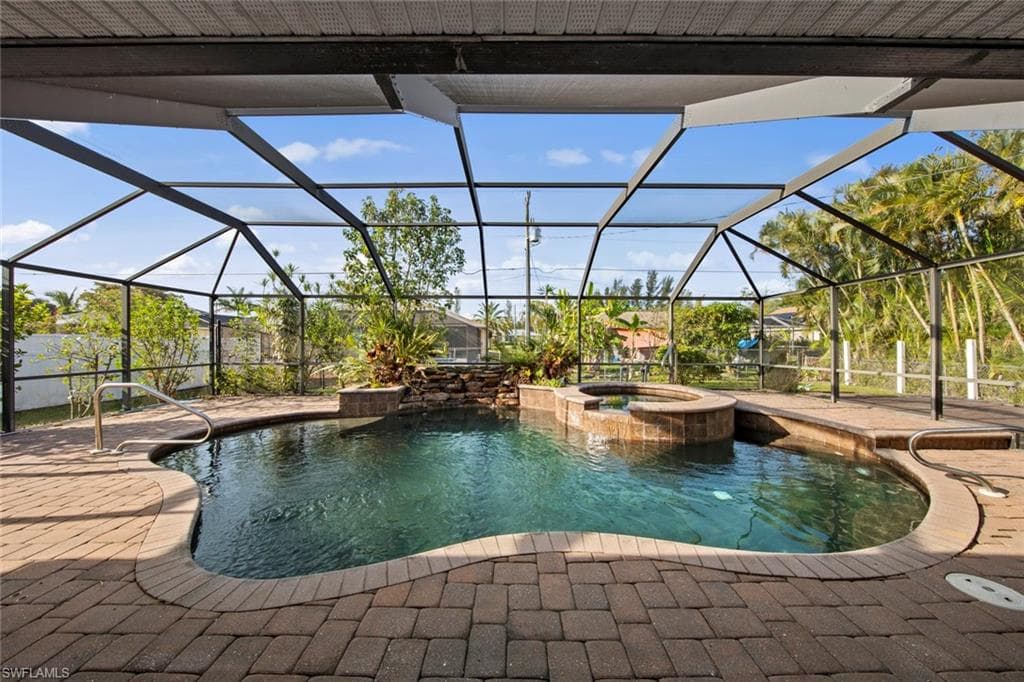 404 SW 19th LN CAPE CORAL, FL 33991