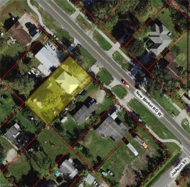 811 New Market RD W IMMOKALEE, FL 34142