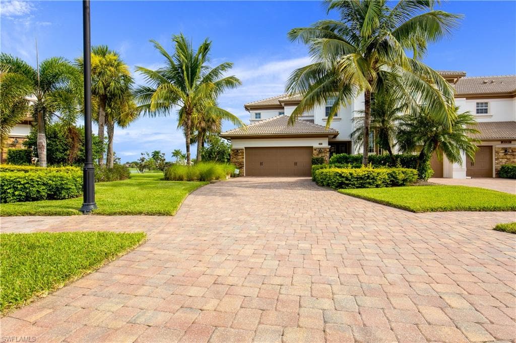 8077 Players Cove DR 101 NAPLES, FL 34113