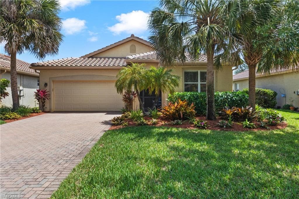 21585 Belvedere LN NE ESTERO, FL 33928