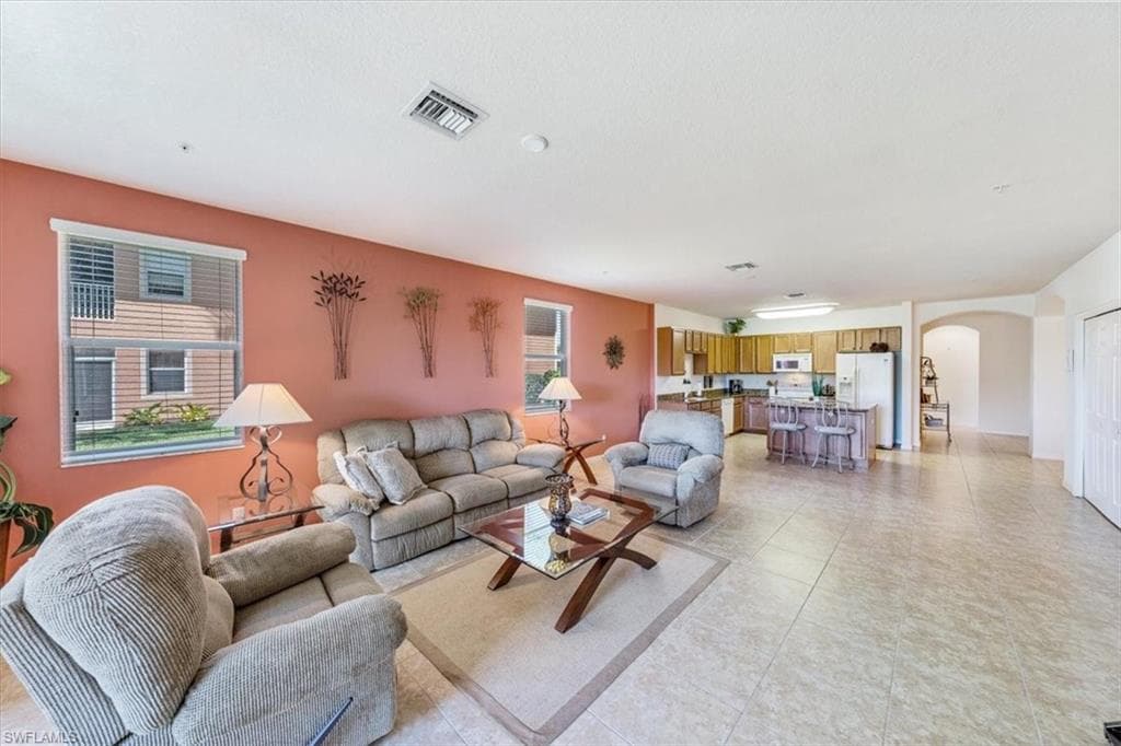 9631 Spanish Moss WAY 3916 BONITA SPRINGS, FL 34135