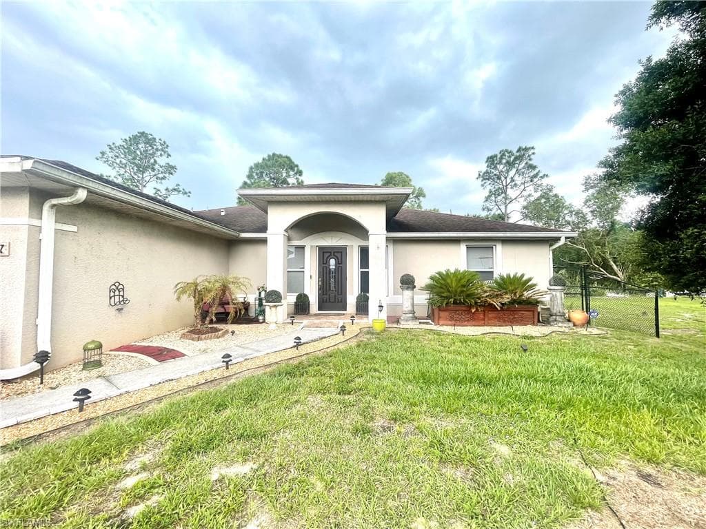 2607 Queen DR LEHIGH ACRES, FL 33971