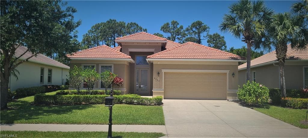 8226 Valiant DR NAPLES, FL 34104