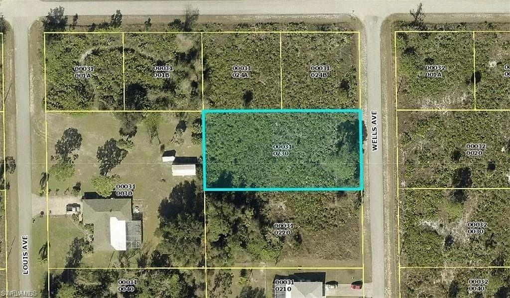 621 Wells AVE LEHIGH ACRES, FL 33972