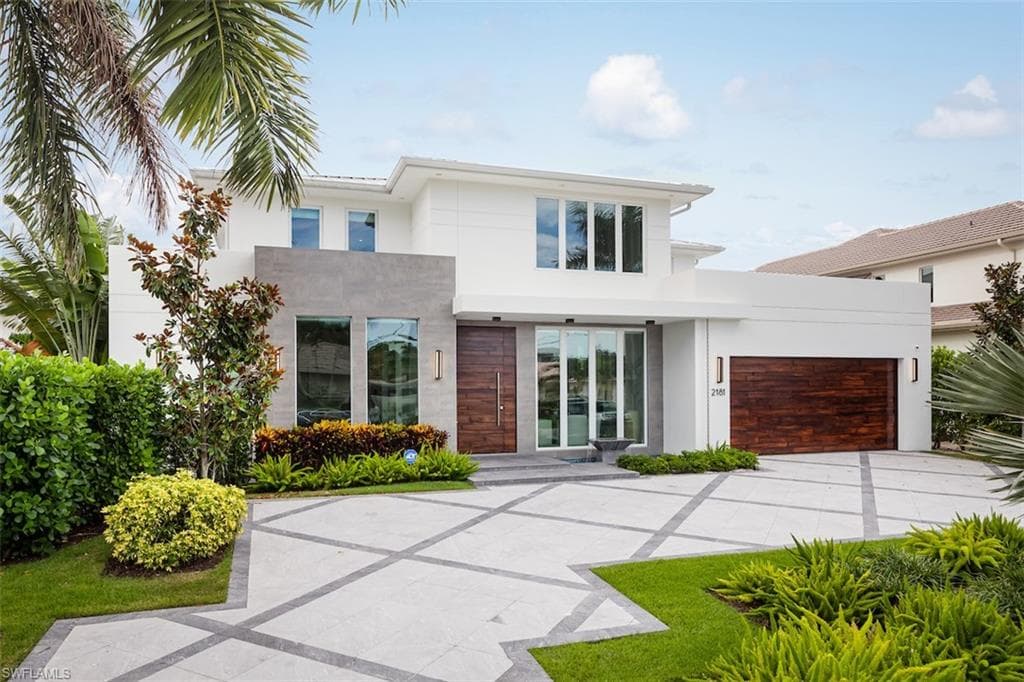 2181 Tarpon RD NAPLES, FL 34102