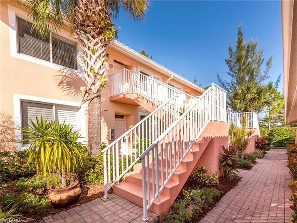 2350 Hidden Lake CT 8512 NAPLES, FL 34112
