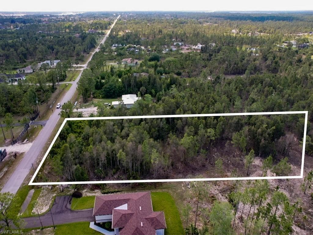 XXXX 45 AVE NE NAPLES, FL 34120