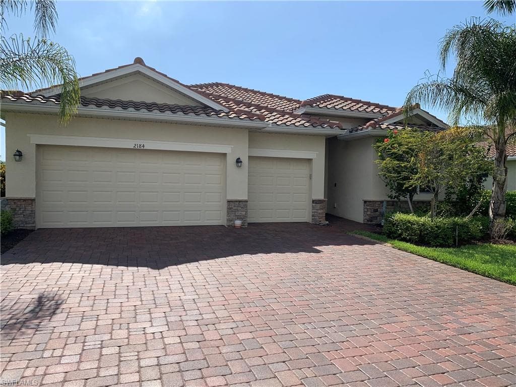 2184 Vermont LN NAPLES, FL 34120