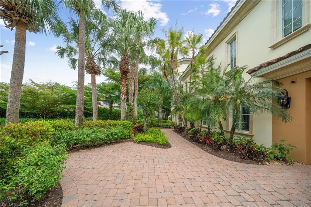 2312 Berwick CT 101 NAPLES, FL 34105