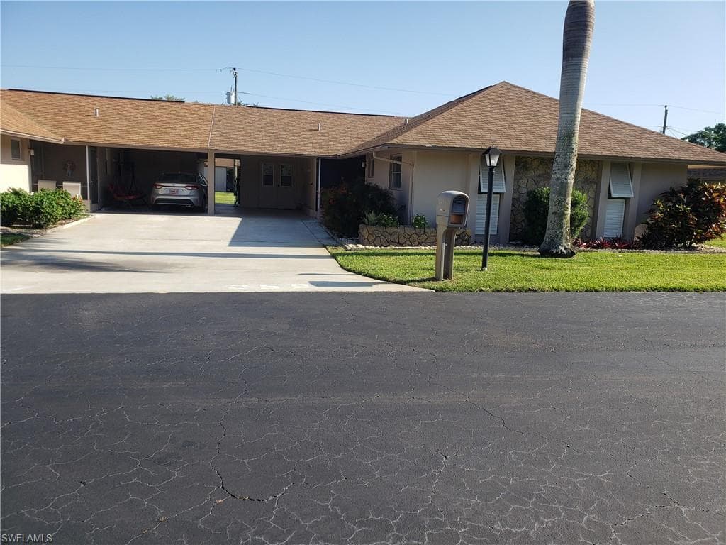 259 Briar CT LEHIGH ACRES, FL 33936