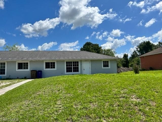 233 Meadow RD LEHIGH ACRES, FL 33973